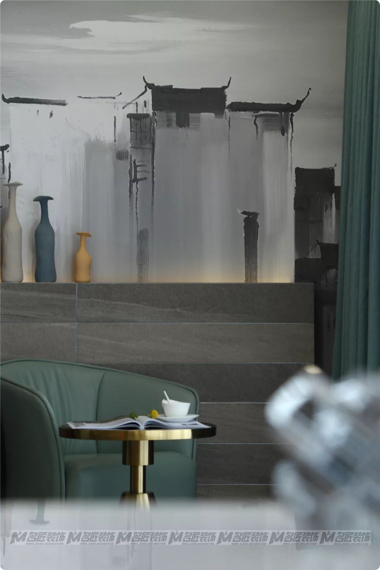 有钱人看不上眼的横厅，在他这里却变成了贵气的中式宫廷