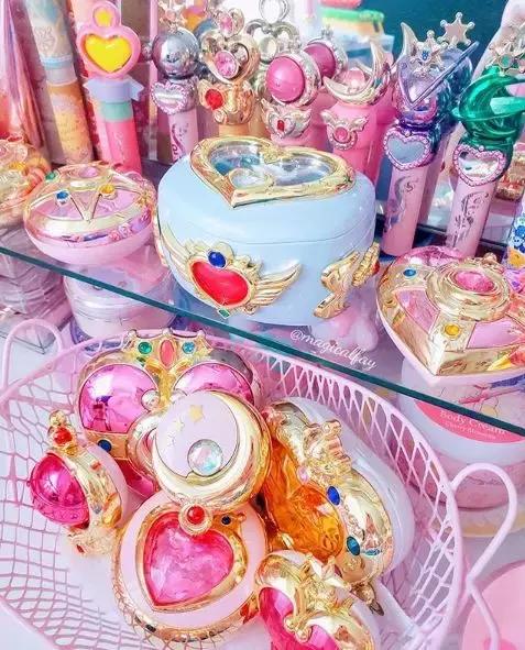 美少女战士联名彩妆，代表月亮来圈钱啦