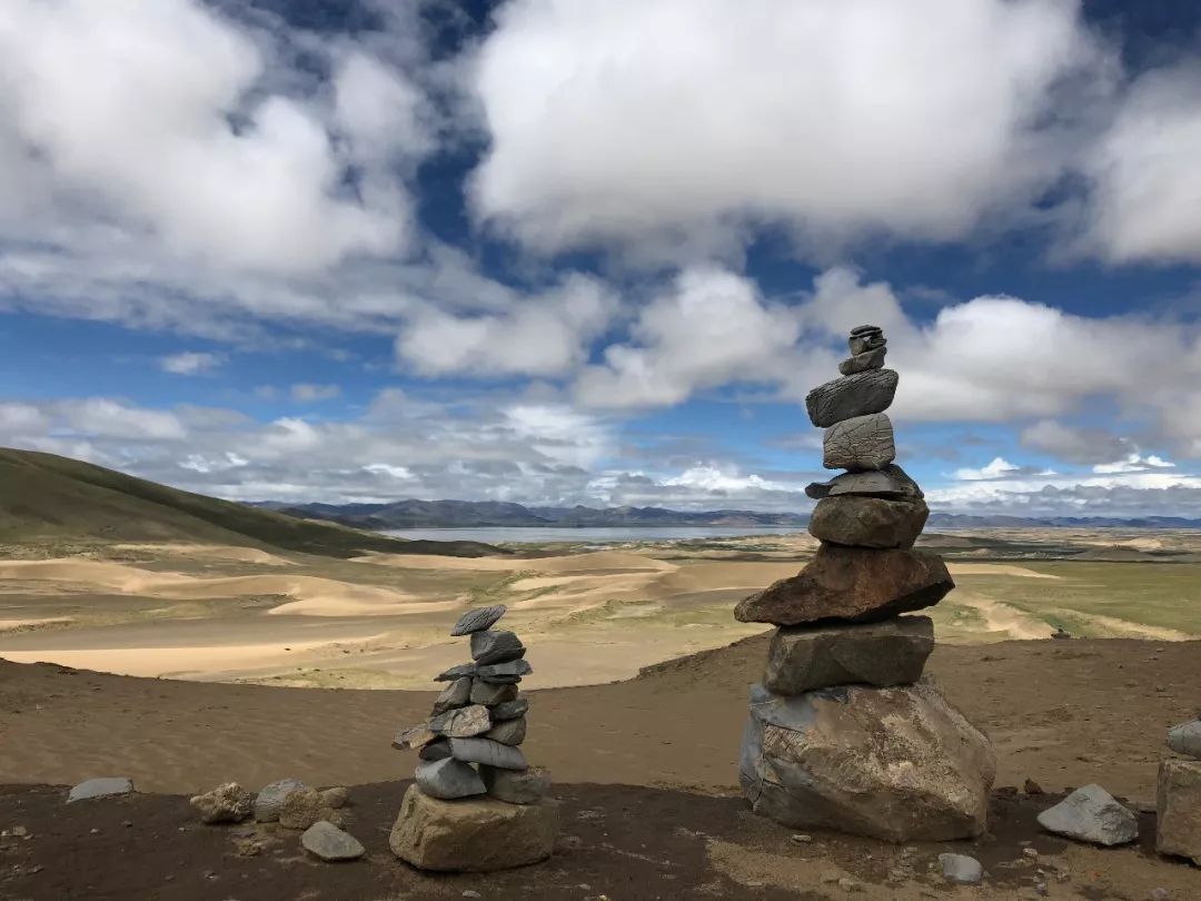 玛尼石凝固在石头上的信仰,玛尼石藏文