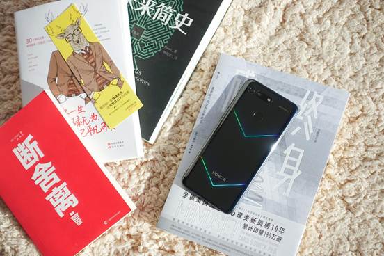 2019年荣耀v20还值得入手吗,荣耀v20与荣耀20s对比评测