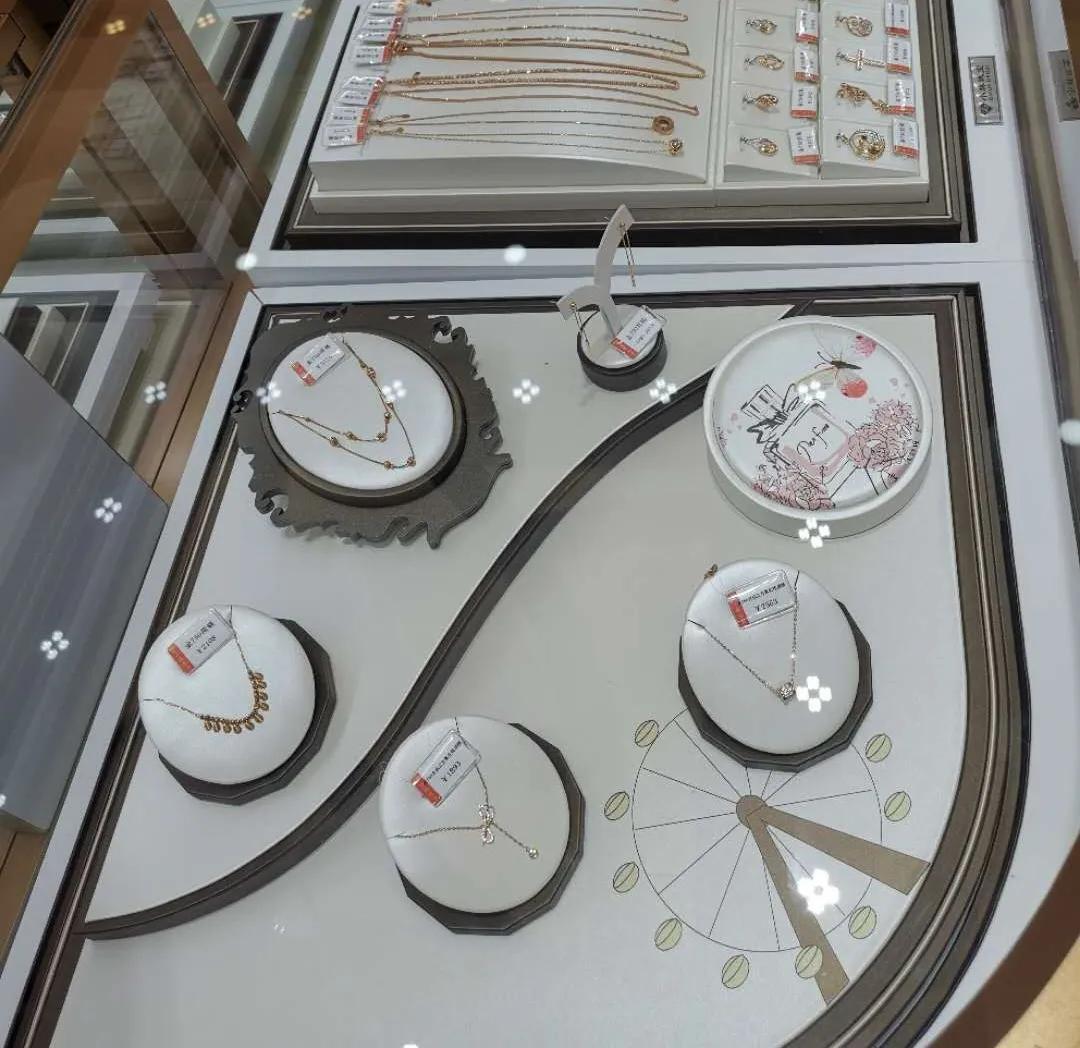 鄂州小林珠宝旗舰店在哪 (鄂州财富广场小林珠宝)