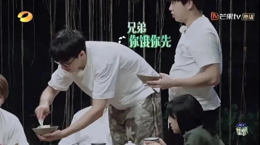 穿XXL的女生，稀巴烂？