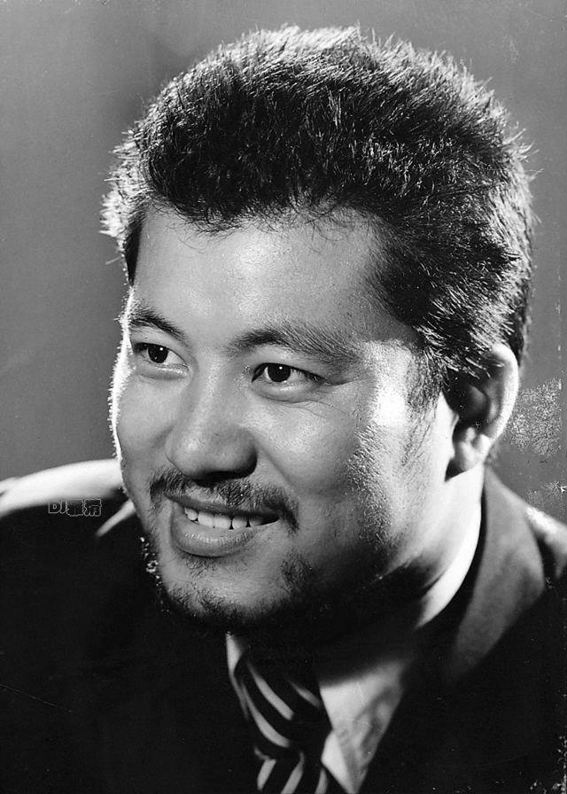 罕见老照片80年代男星,老电影老演员最美老照片