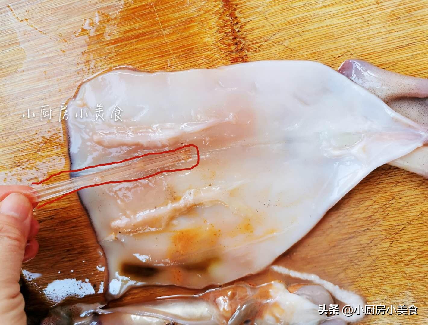 鱿鱼清洗方法教程,鱿鱼的清洗方法怎么去除内脏