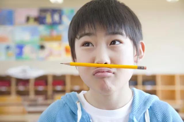 家长千万别纠正这几个毛病,家长教育孩子的十大错误