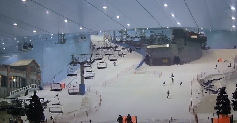 为什么迪拜到处都是丢弃的豪车 (在迪拜街头废弃的豪车)