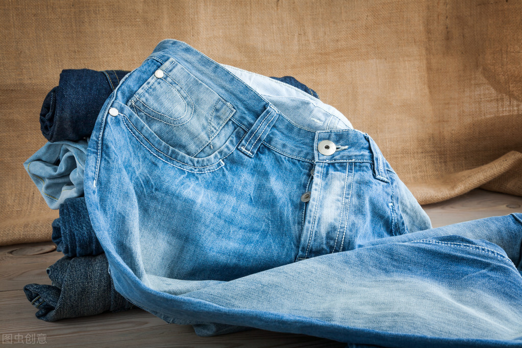 牛仔裤洗过晒干发黄怎么办,库存牛仔裤氧化发黄怎么处理
