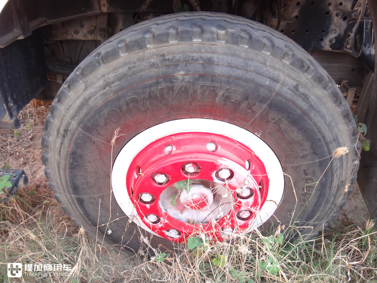 少见的斯太尔原装进口卡车实拍，底盘配置比国产的91系列给力多了