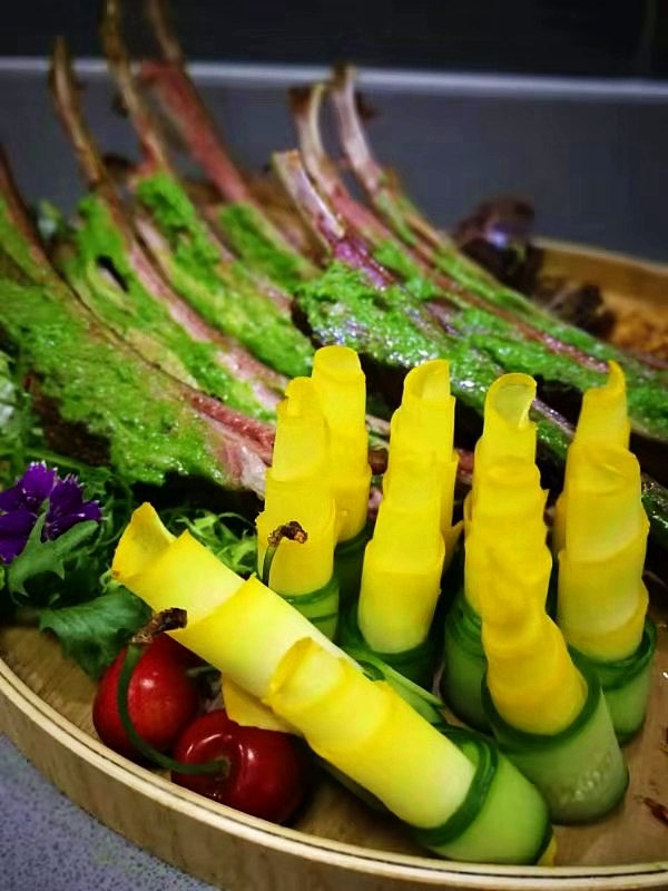 加鱼子酱的烤鸭,中西合璧鱼子酱做法