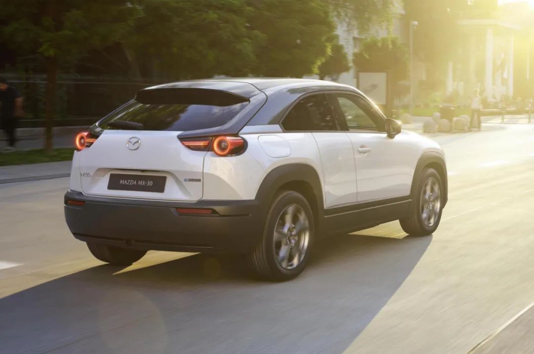 月度重磅｜马自达CEO宣布转子发动机回归；上海限行新规发布，11月2日起高架限行时段增加5小时