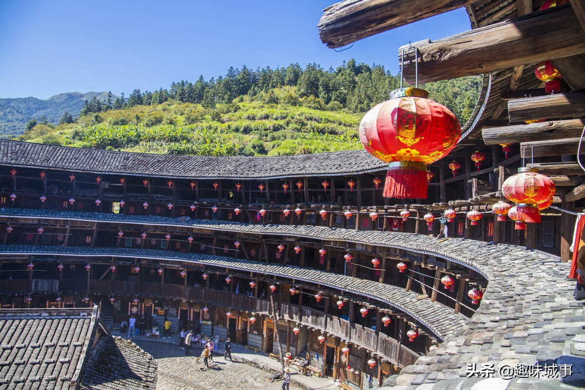 南靖土楼光看四菜一汤不过瘾，沼泽地上的最高土楼，堪称风水宝地