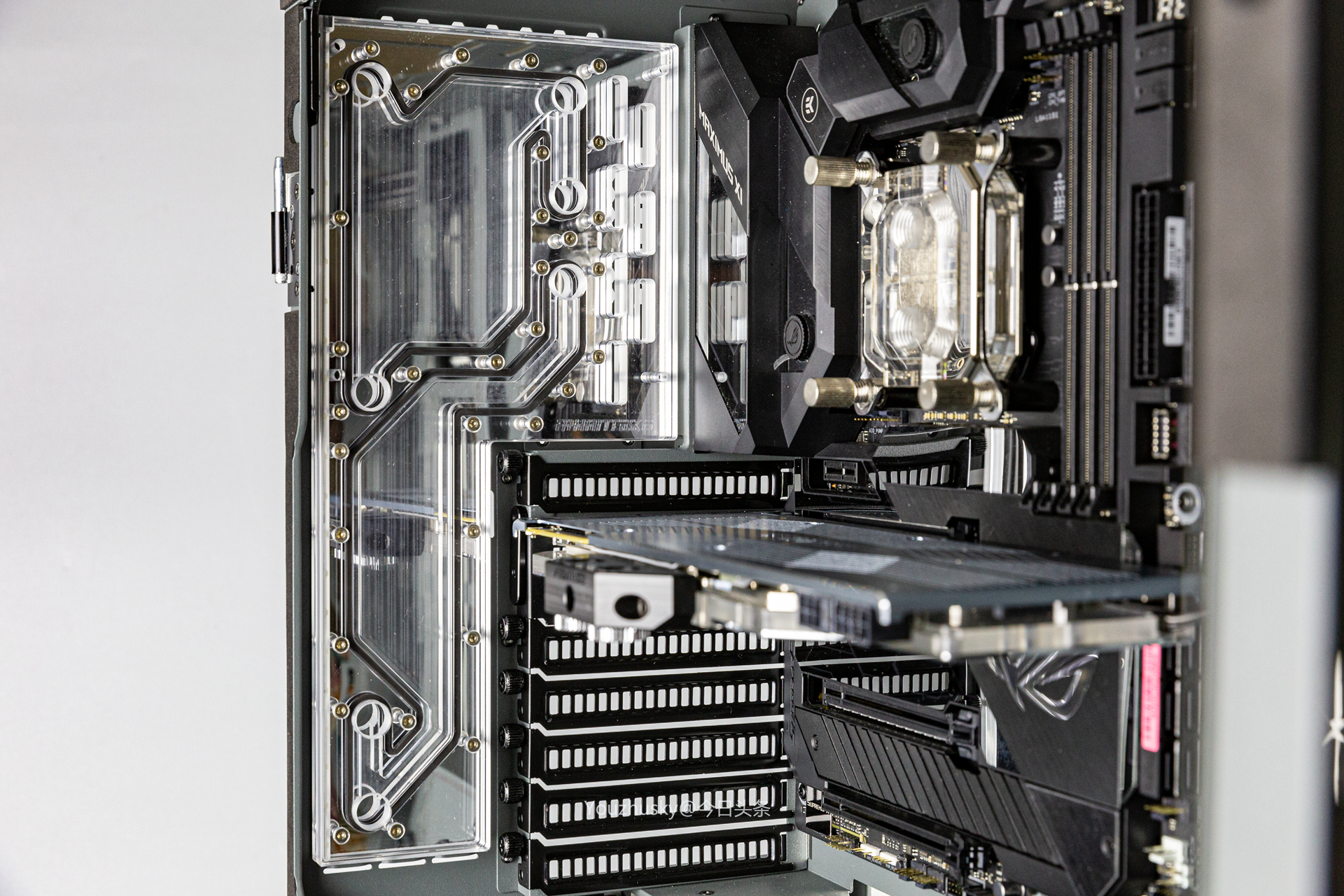 追风者和恩杰水冷,追风者旗舰风冷