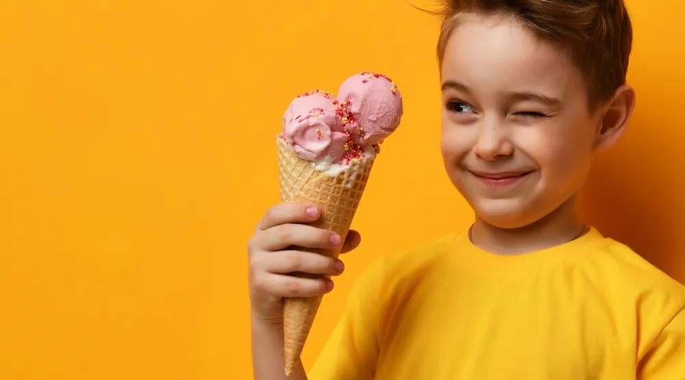 孩子不吃饭爱吃零食怎么办,孩子不爱吃饭吃零食这一招真管用