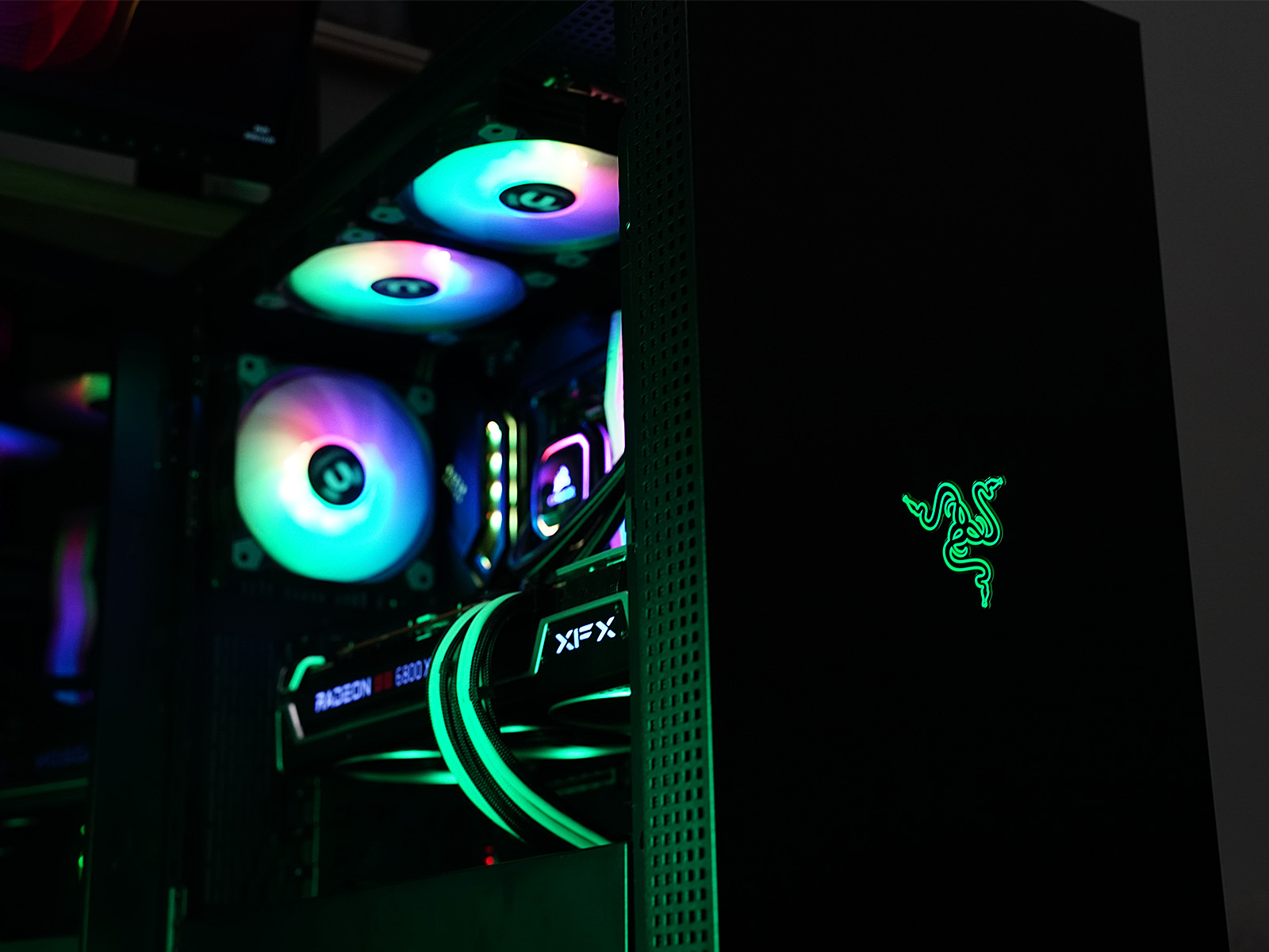 浼氳烦鑸炵殑妗屾父,浼氳烦鑸炵殑鎵嬫満妗岄潰