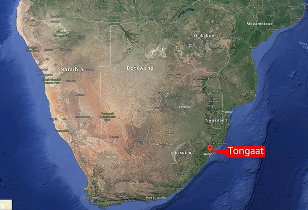 南非男子携大*刀砍**欲性侵孕妇，遭女子丈夫疯狂砍头重伤当场身亡