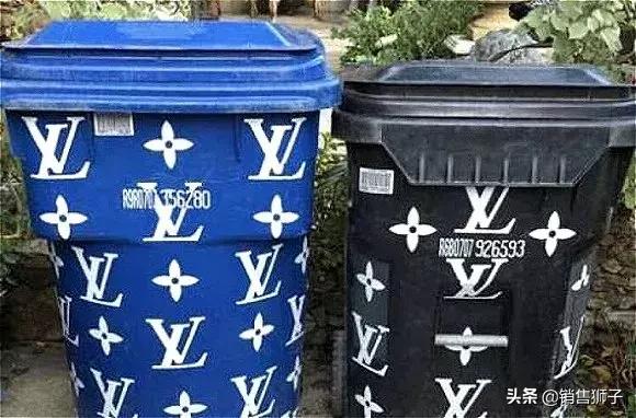 为什么这么多人喜欢t恤,为什么一件t恤卖一百多