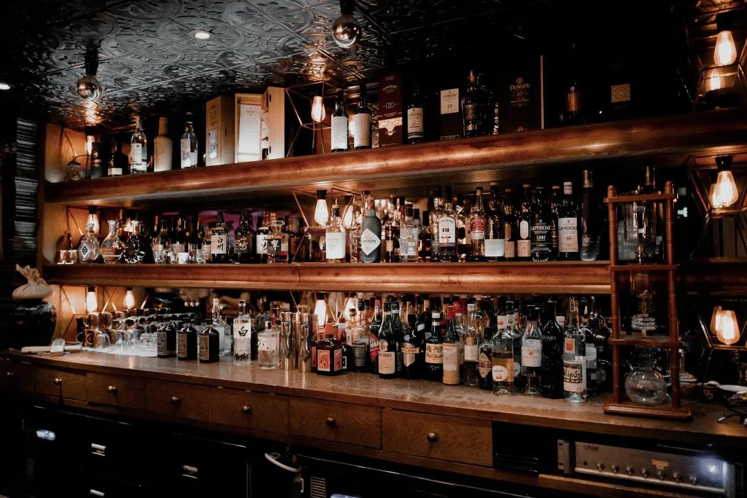 在上海的天花板酒吧“闯关”,喝到第五杯我悟了