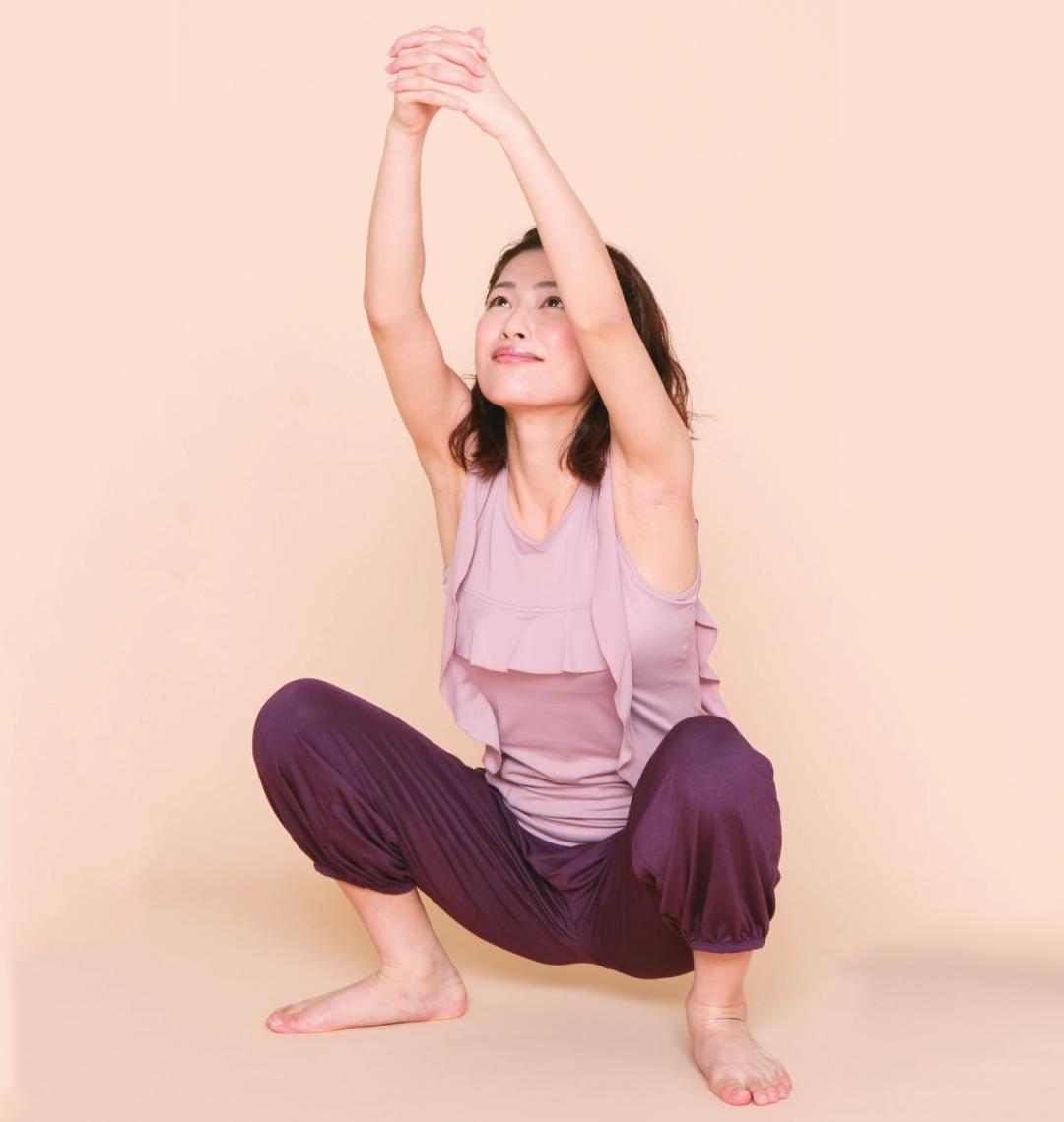 适合更年期女性的瑜伽动作,躺着做的女性更年期瑜伽