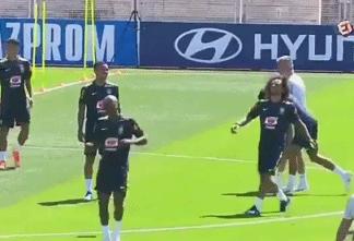 国足花式射门,国足十大停球