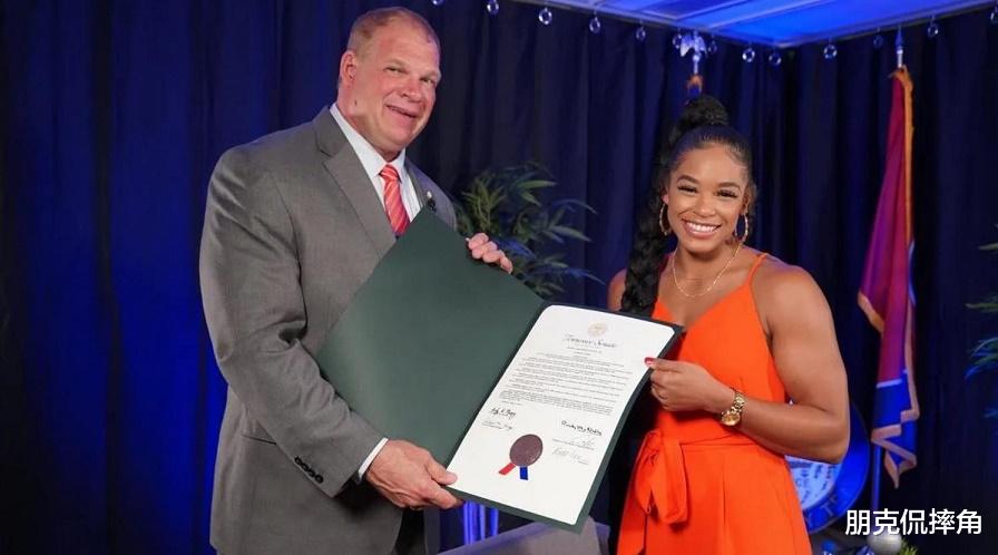 wwe辫子姐大战贝莱尔,wwe2021地狱牢笼大赛辫子姐