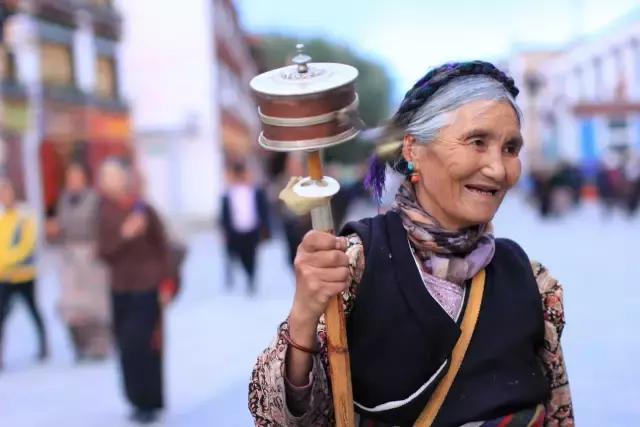 世界上海拔最高的公路！中国最神奇的天路！比川藏线还险10倍！