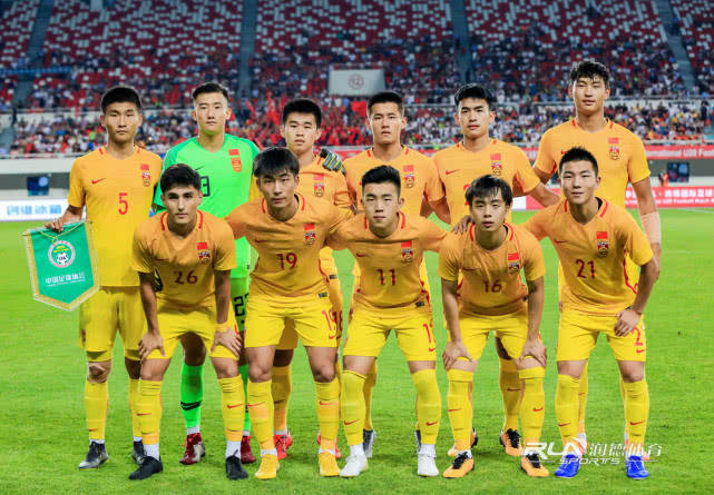 足球万人欢呼现场,足球比赛全场轰动