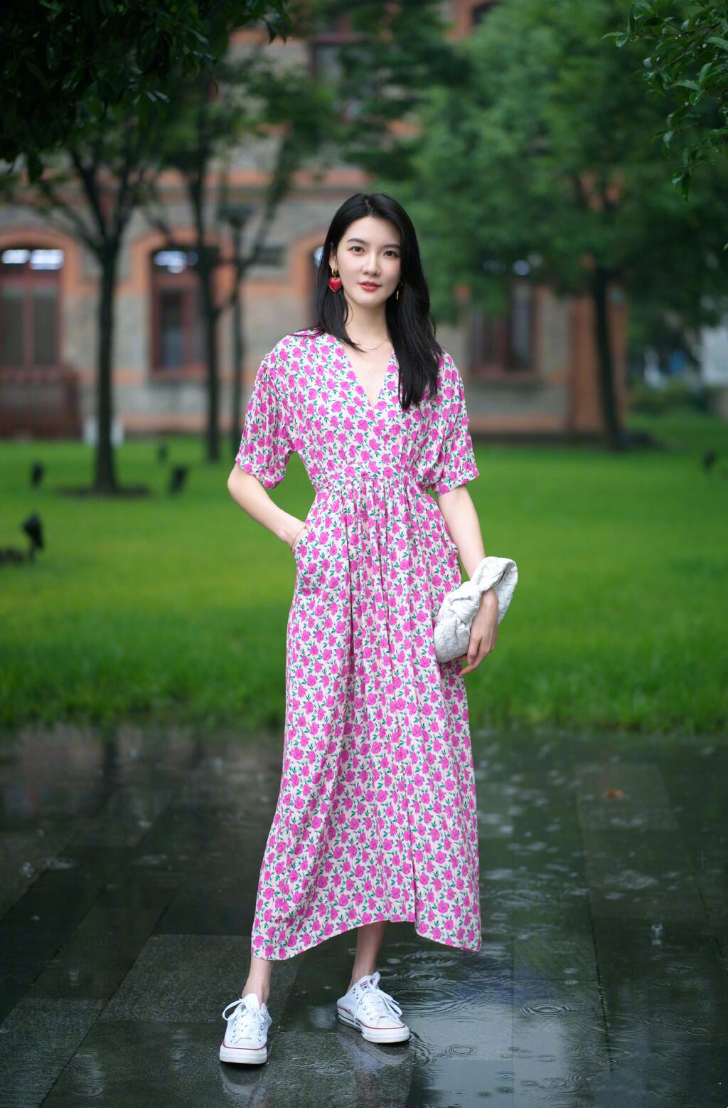 老爹鞋配裙子的穿法图,穿裙子千万别搭这4双鞋