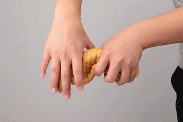 搓澡巾搓得舒服又干净,搓澡巾能把身上洗得多干净