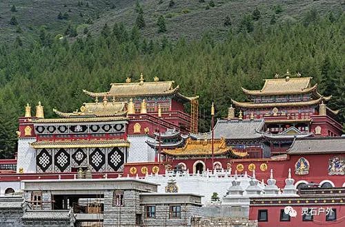 五台山景区十大著名寺庙之菩萨顶,五台山每个寺庙的细致讲解