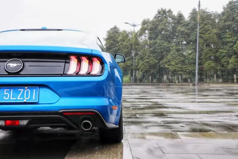 福特mustang2.3t提速测试,试驾福特野马mustang5.0