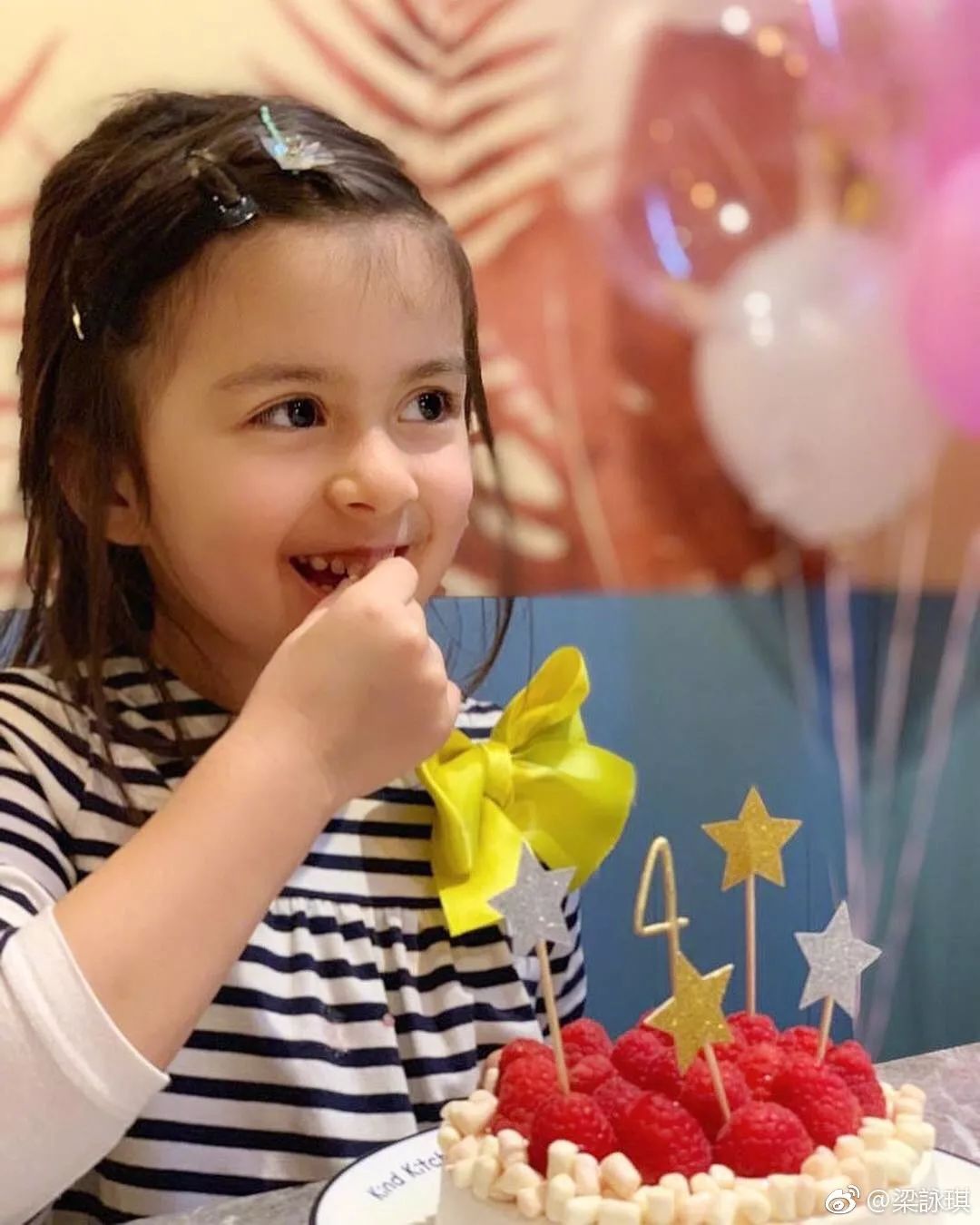 ​都说小糯米神似杨幂美到犯规，梁咏琪女儿的混血颜才堪称一绝