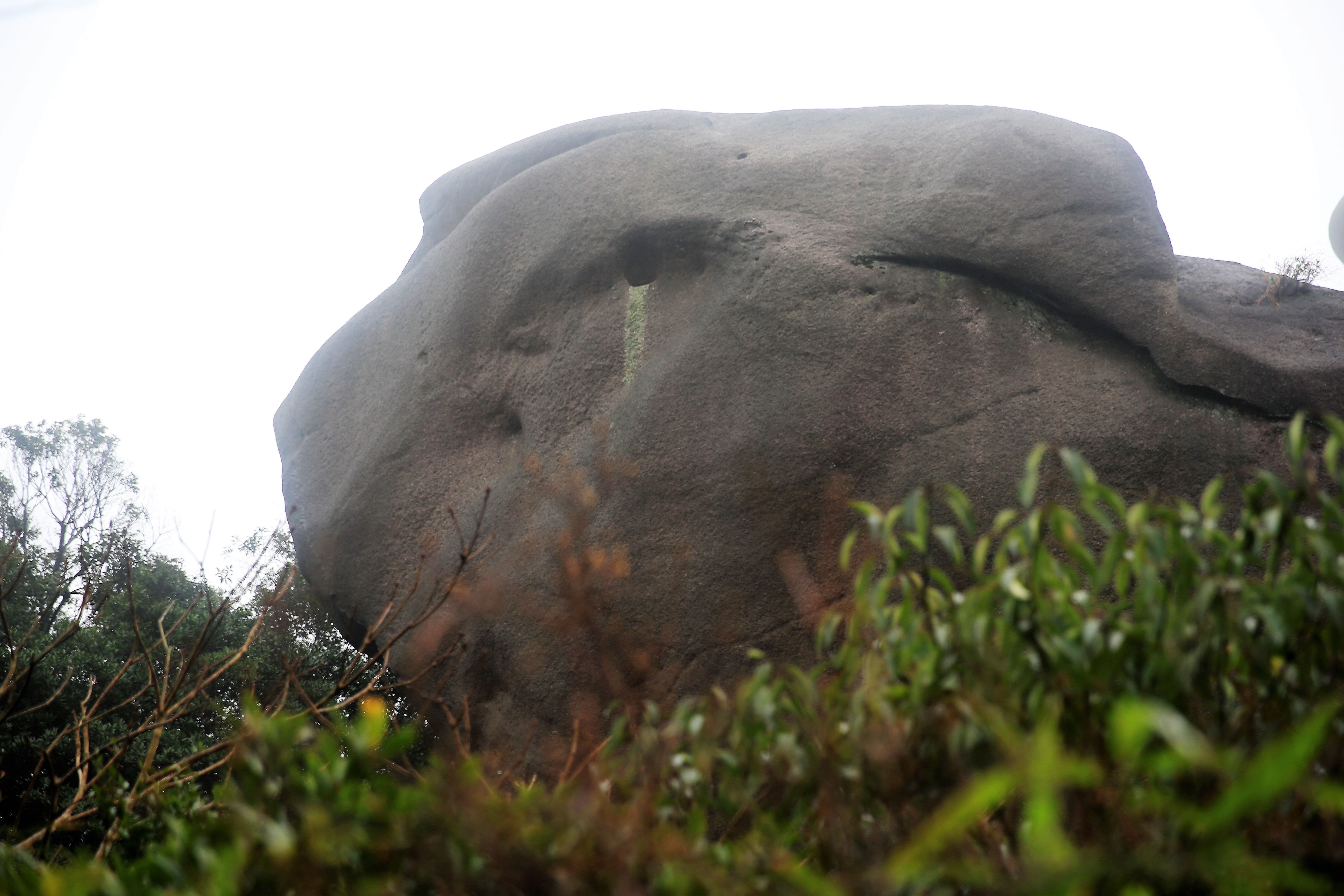 太姥山山顶日出,雨中的太姥山云雾缭绕