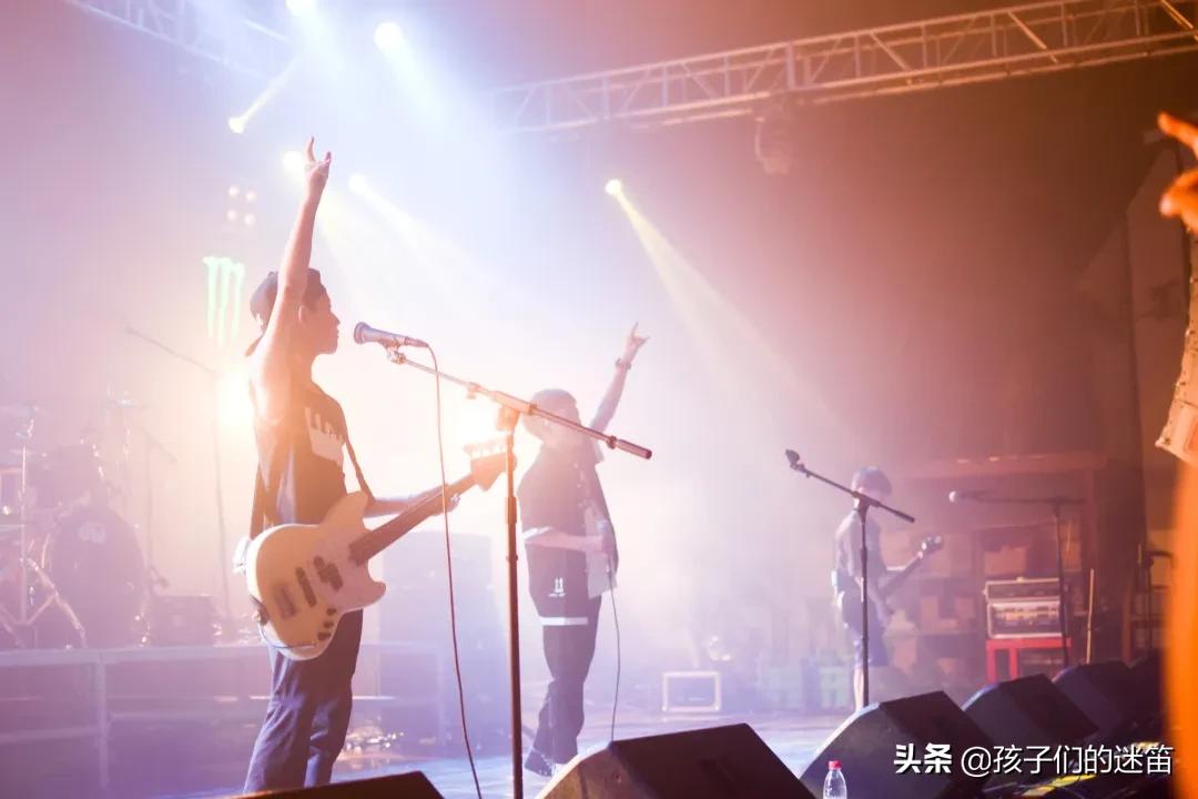 和自己偶像合作是种什么样的体验,当偶像的真实感受