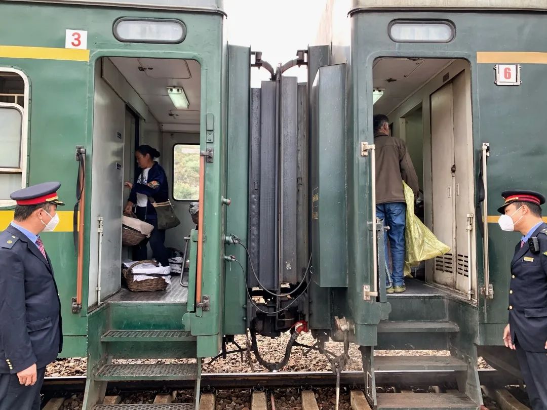 深度|京承线上“小慢车”，跑出老乡幸福路