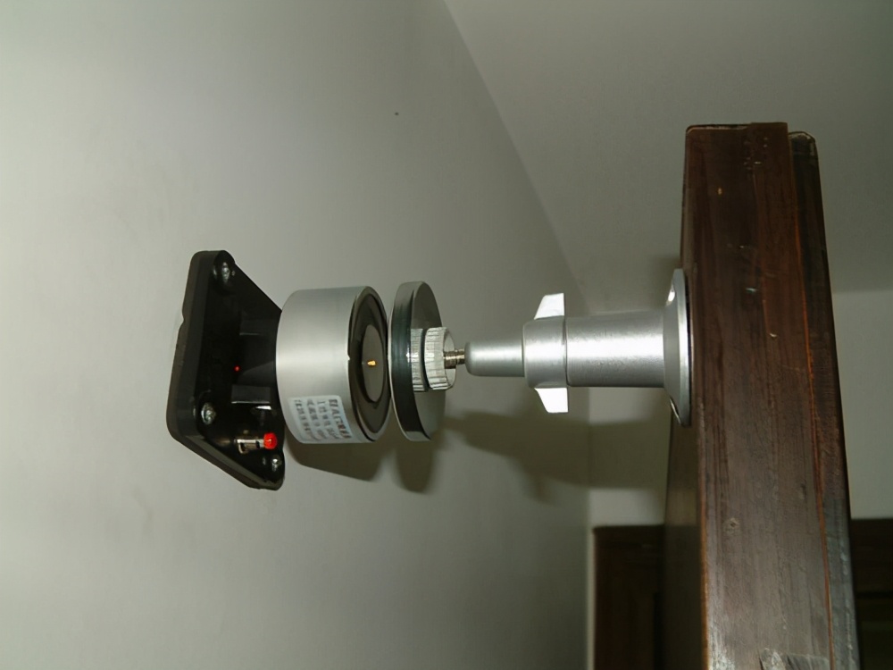 防火门电磁释放器的工作原理,防火门释放器常开常闭都用吗