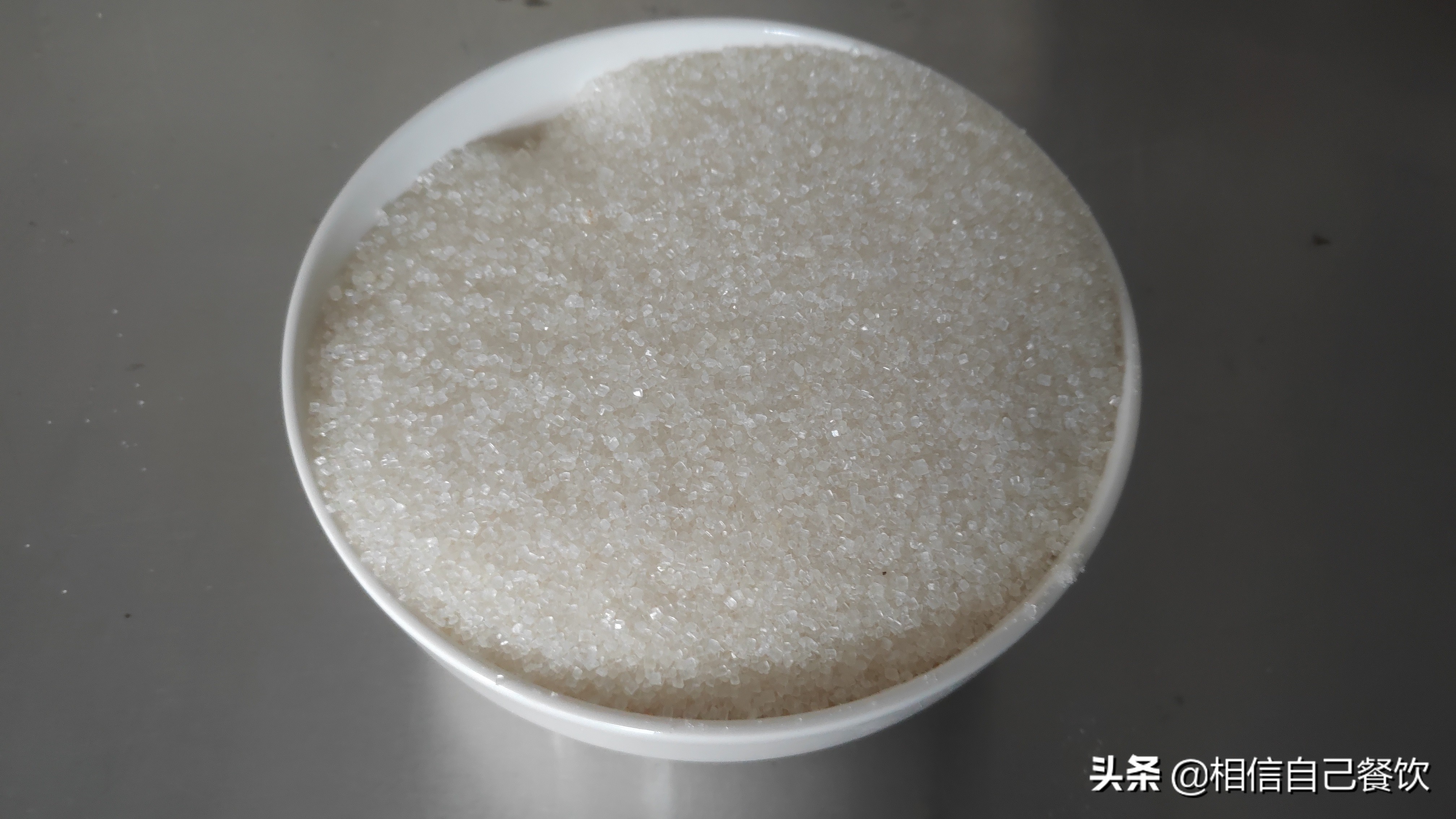 冰糖葫芦不用添加剂不化糖的教程,冰糖葫芦放什么添加剂不化又脆