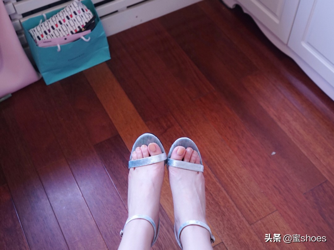 小ck鞋蝴蝶结高跟,一百块高颜值鞋子