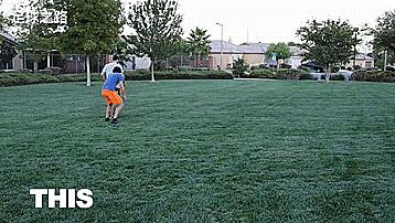 如何正确地进行1v1背身防守