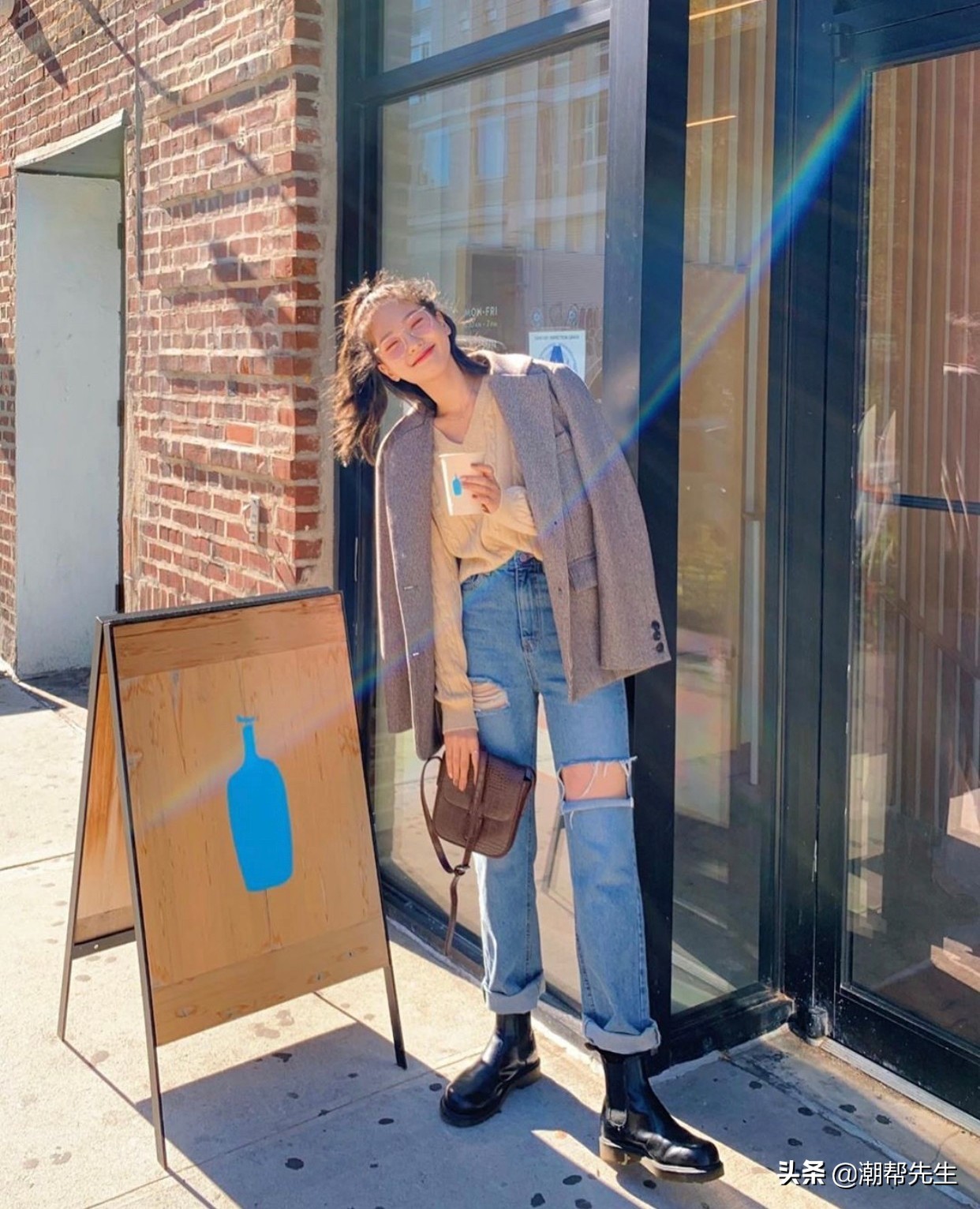 打*裤底**已经过时了，2020年流行“蛋卷裤”，轻松穿出“蚊子腿”