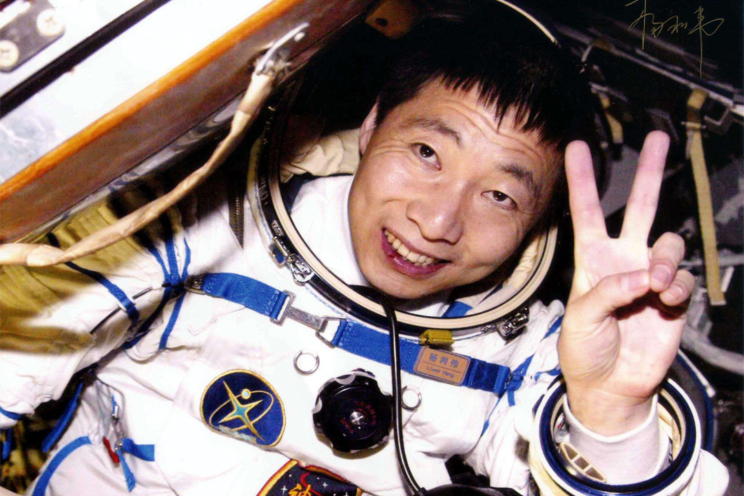 宇航员会出现幻觉吗,宇航员在太空碰撞实验视频