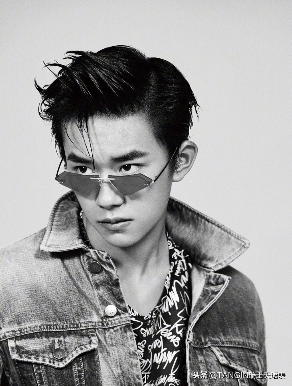 从男孩到男人，易烊千玺变得让人猝不及防