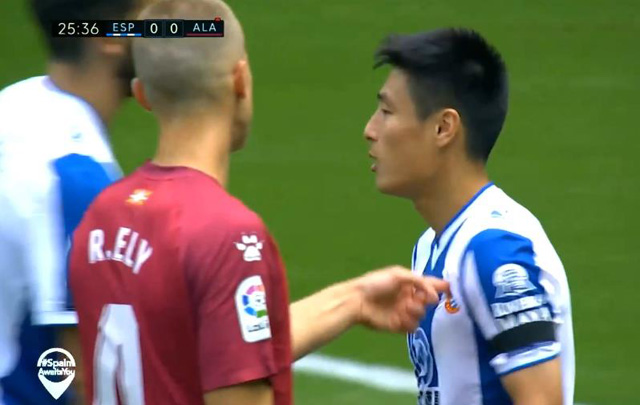 武磊致敬马拉多纳,武磊上帝之手马拉多纳