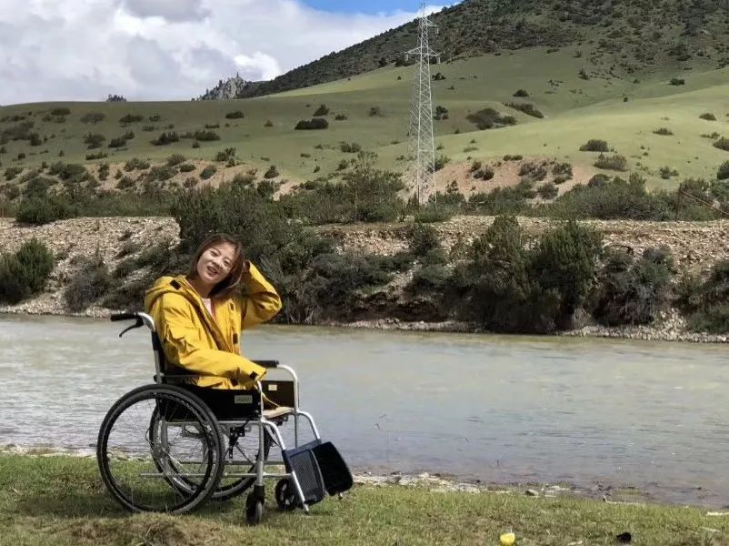 她3岁惨遭父母抛弃,无腿女孩截肢后被父母狠心遗弃