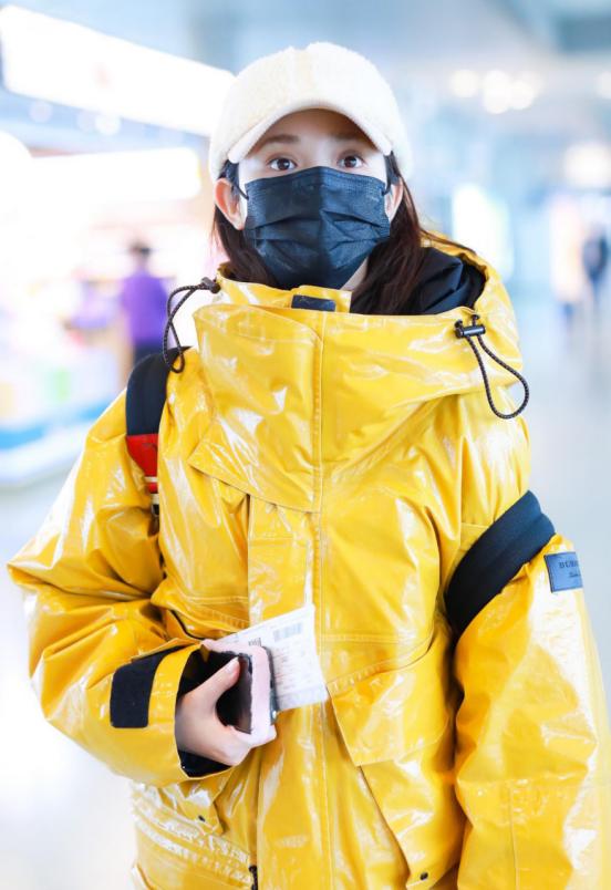 显得不臃肿的棉服,臃肿的棉服怎么穿显瘦又时尚