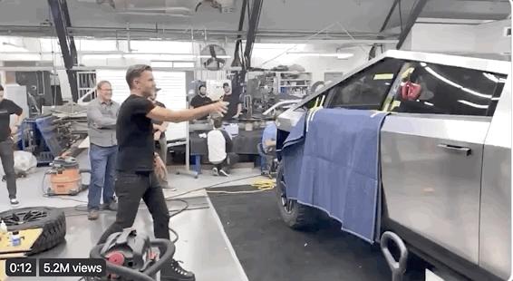 特斯拉皮卡车祸现场,特斯拉防弹车窗砸破后续