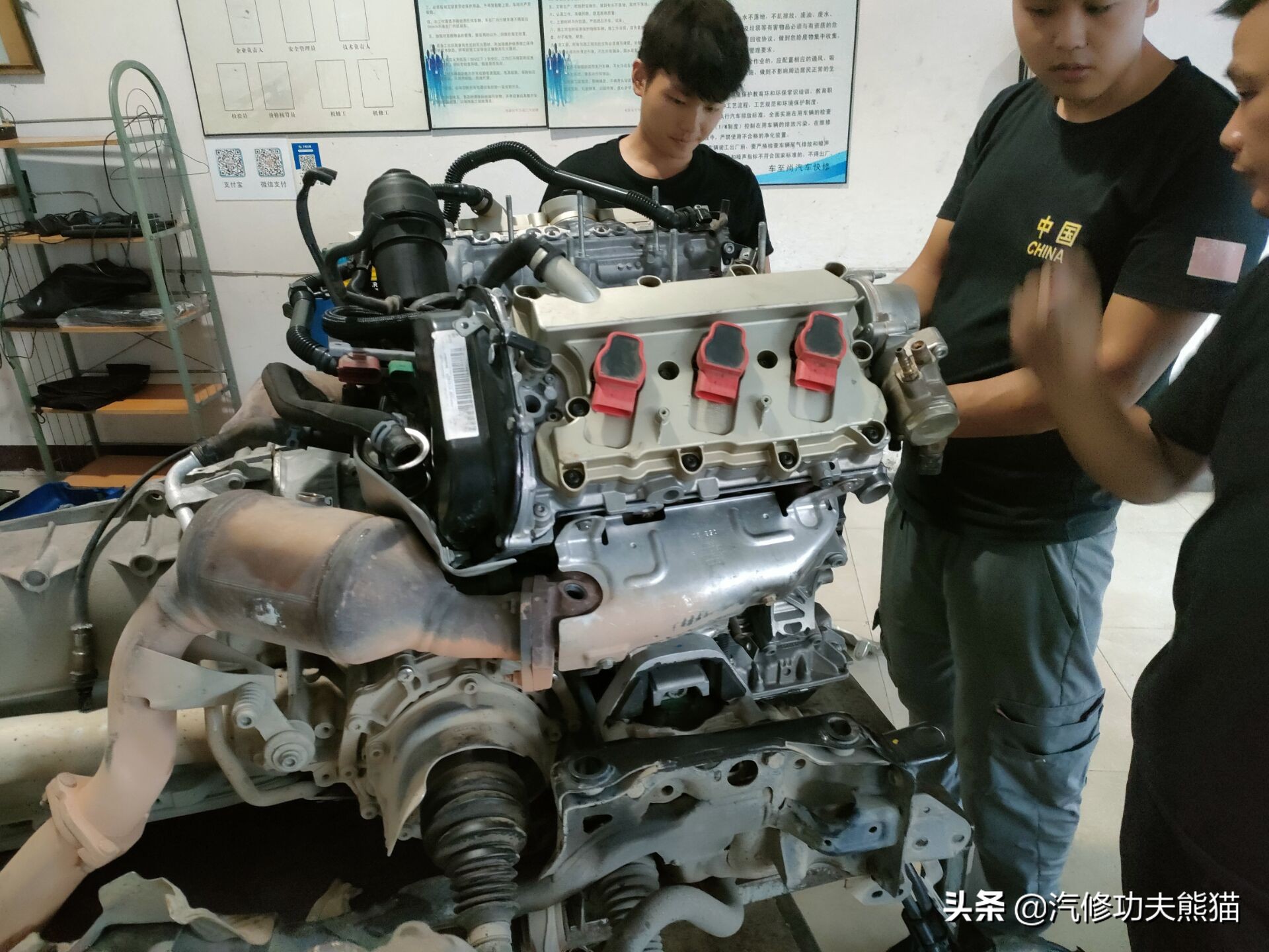 奥迪a8烧机油吗48v轻混,奥迪a8烧机油一千公里烧0.5正常吗