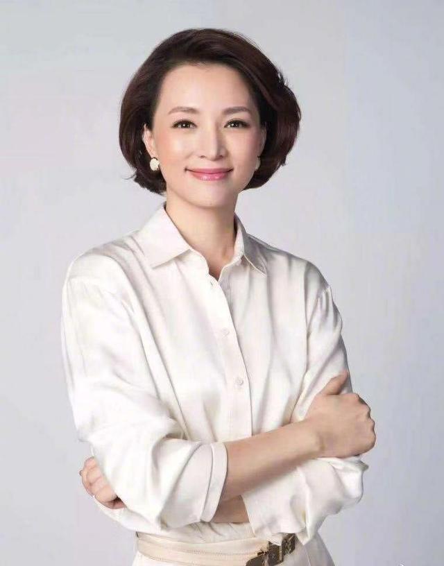 龙洋能代替董卿成为央视一姐吗,央视一姐龙洋和董卿