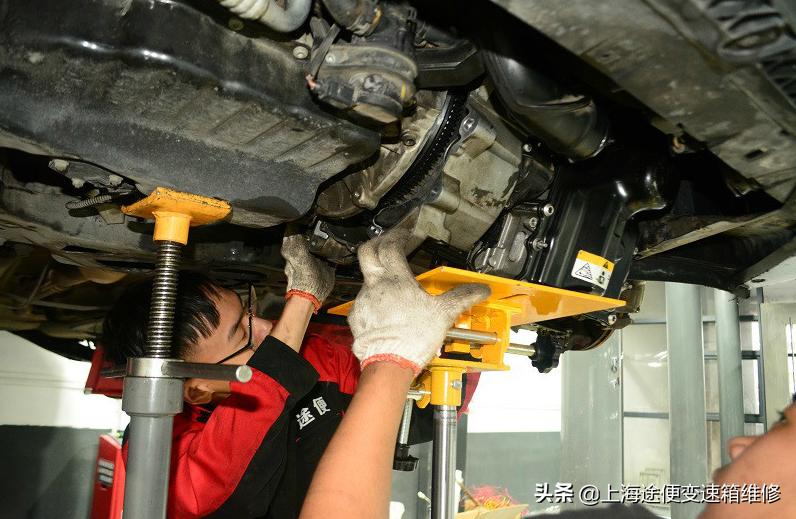 帕萨特双离合起步顿挫咔咔响,帕萨特干式双离合变速器叽叽响