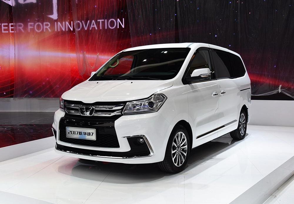 艾菲和埃尔法对比,华颂7和哪款车可以对比