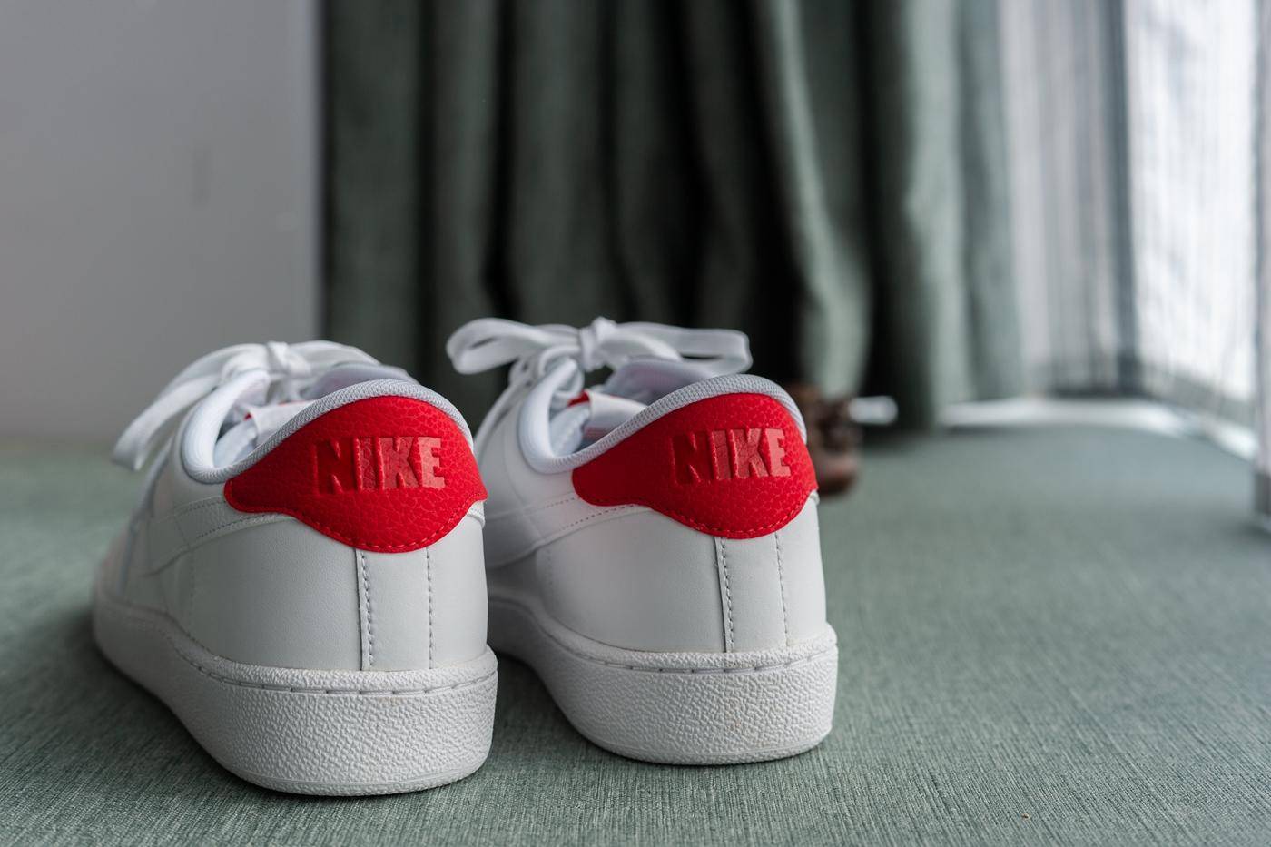 阿迪vs耐克足球鞋,阿迪和耐克小白鞋哪个好